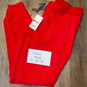 Figs Pop Red Size Small Scrub Zamora bottoms!